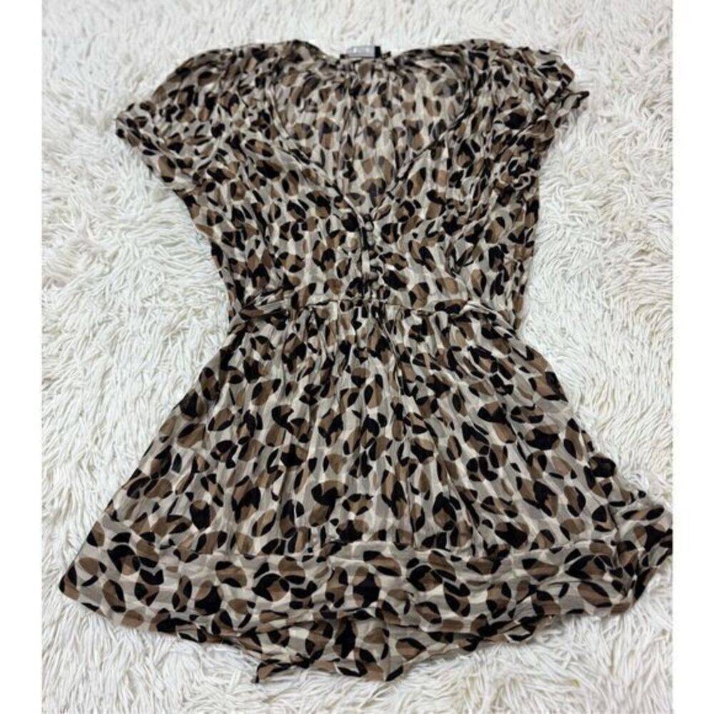 Adorable Cheetah print silk blouse brown, tan and black blouse by BCBG Maxazria